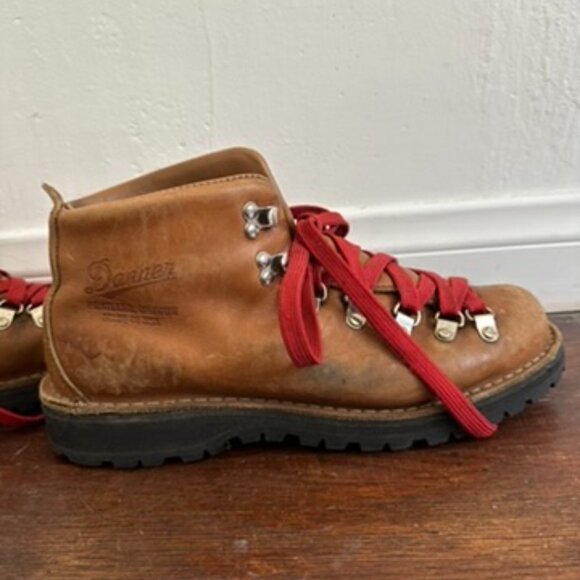 Danner Women's Mountain Light Cascade Hiking Boots - Picture 8 of 13